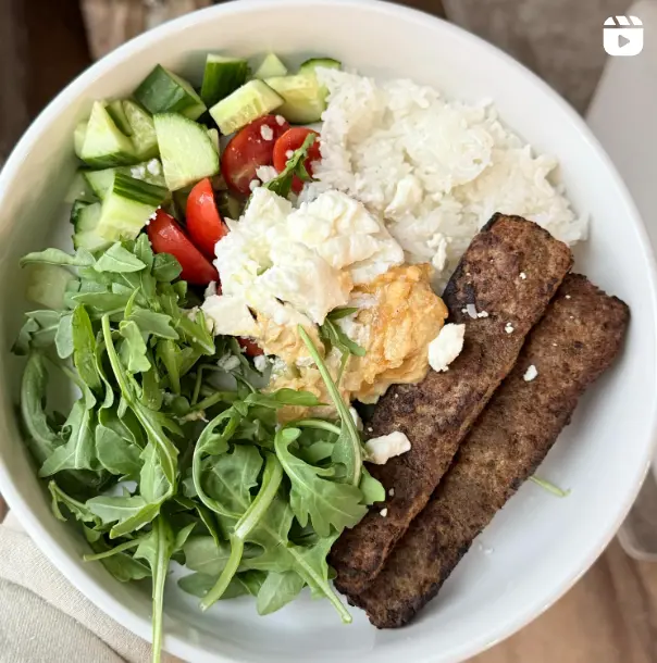 Nourish bowls are the cheat code to weightloss. Formulate your meals following these rough guidelines to create balanced meals that will give you everything you need to NOURISH your body ✨